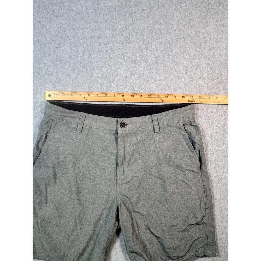 Vuori Aim Shorts Mens 33 Grey Heather Performance Stretch Active V368